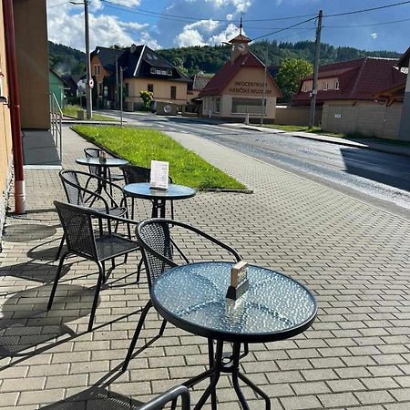 Penzion A Restaurace Na Salasi Hutisko Bagian luar foto