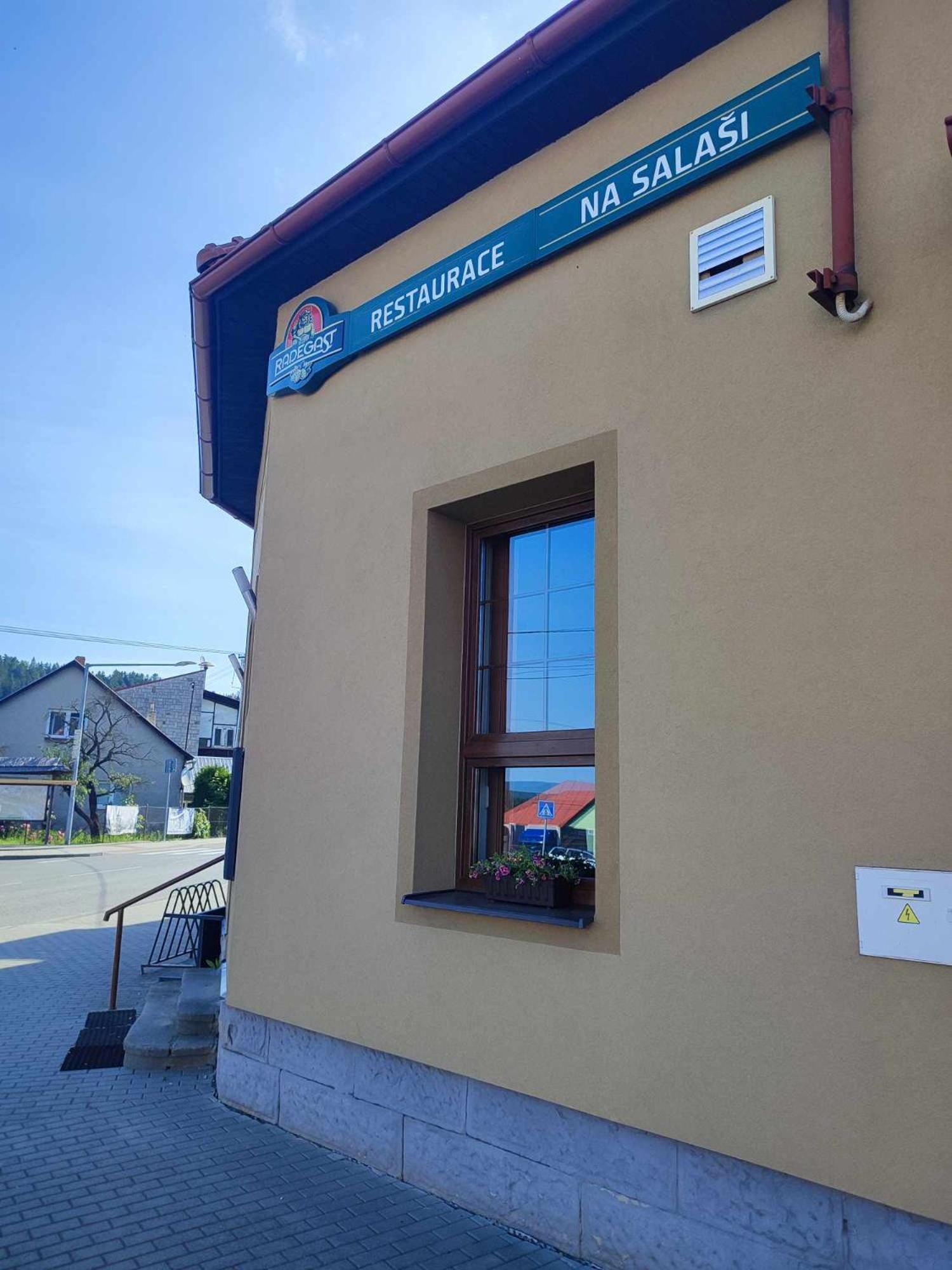 Penzion A Restaurace Na Salasi Hutisko Bagian luar foto