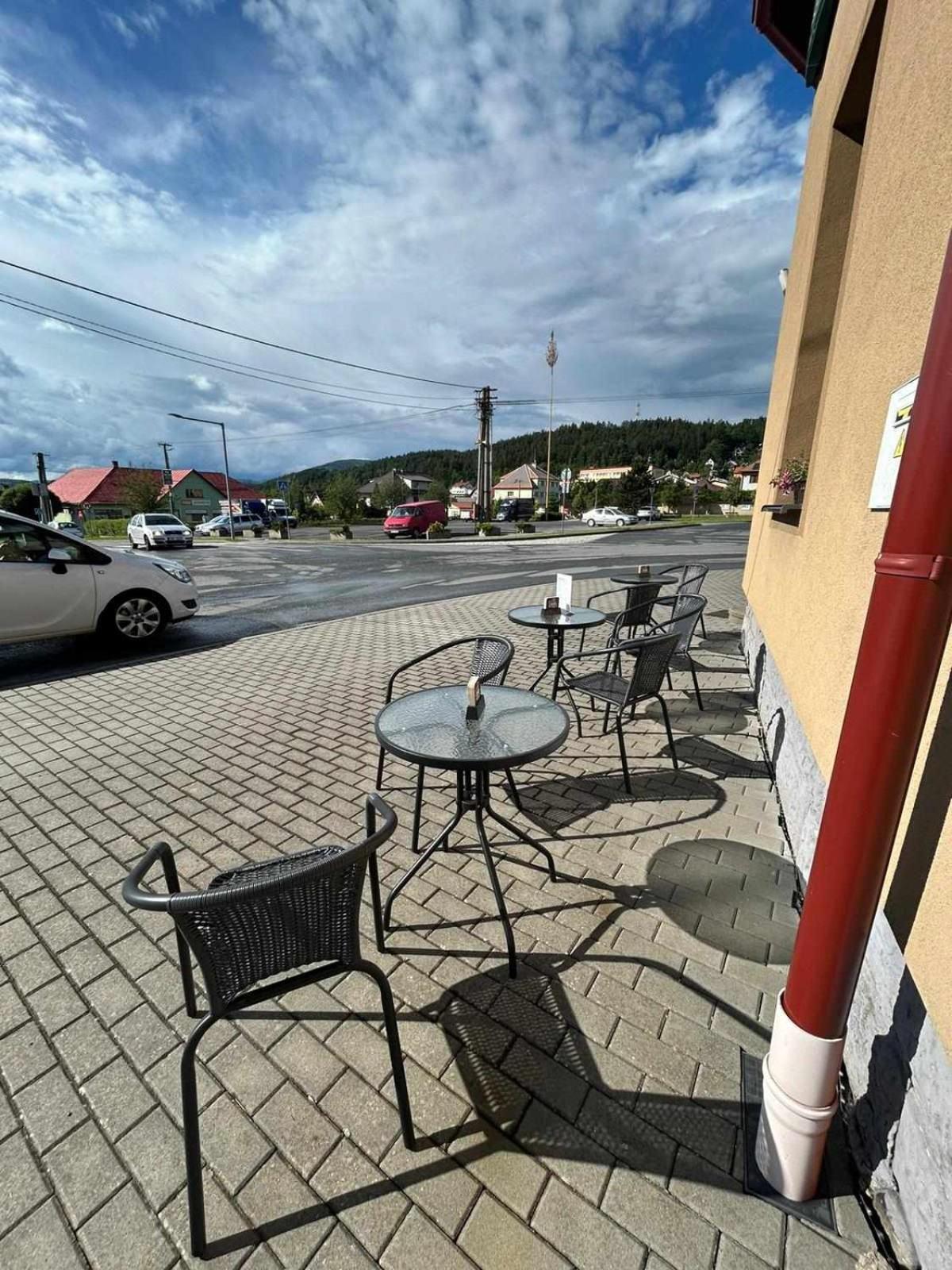 Penzion A Restaurace Na Salasi Hutisko Bagian luar foto
