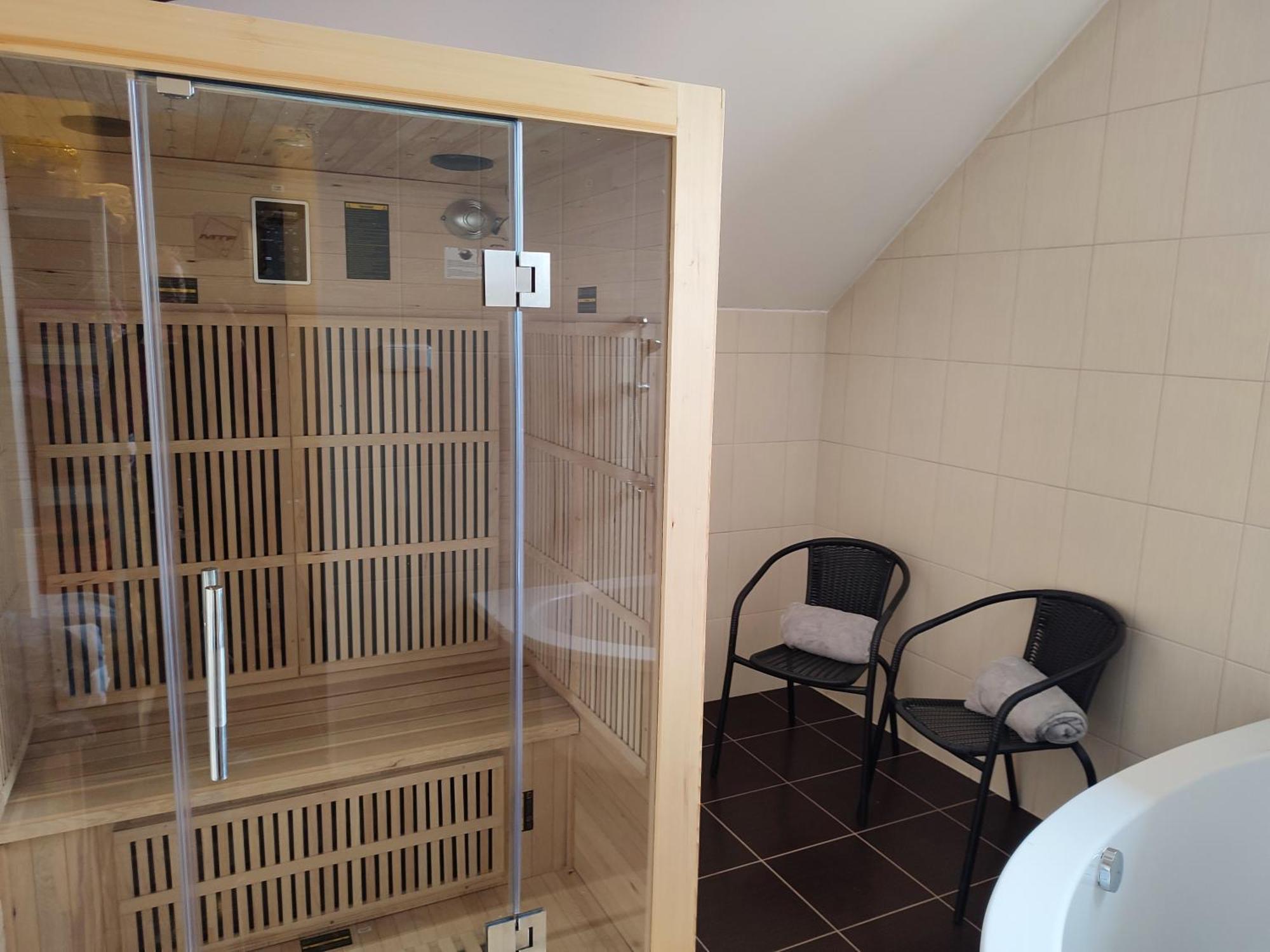 Penzion A Restaurace Na Salasi Hutisko Bagian luar foto