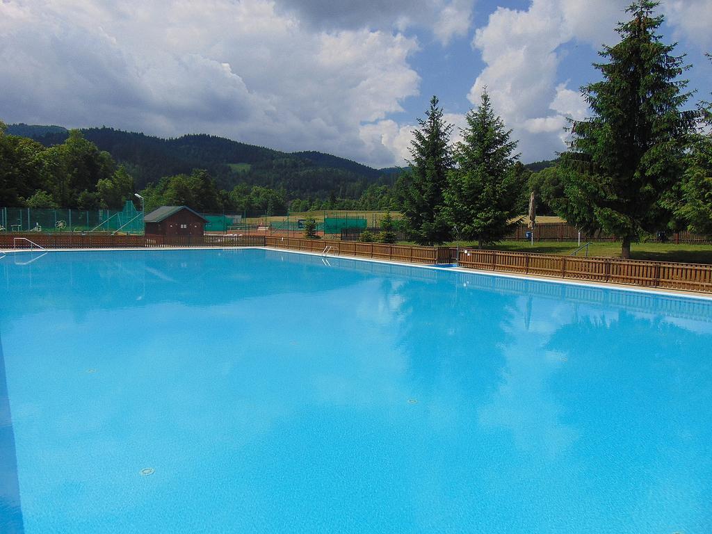 Penzion A Restaurace Na Salasi Hutisko Bagian luar foto