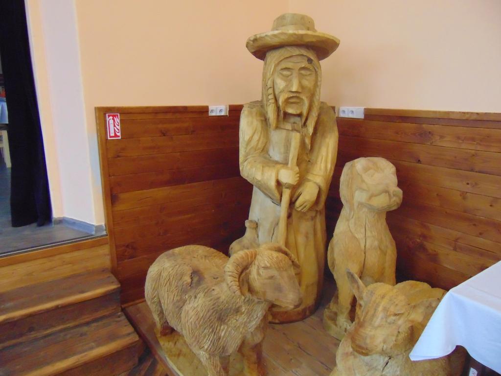 Penzion A Restaurace Na Salasi Hutisko Bagian luar foto